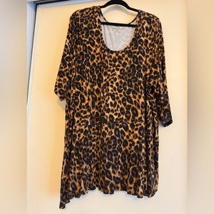 Jessica London 30/32 leopard print shirt
